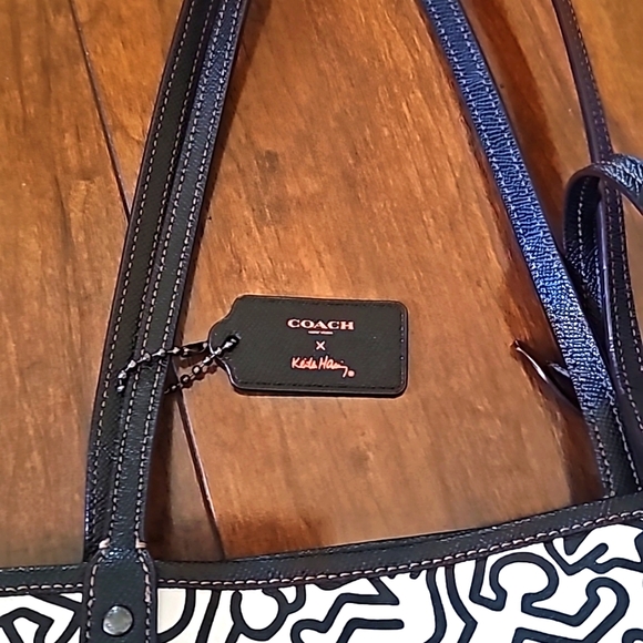 Coach x Keith Haring Reversible City Tote EUC! - Picture 8 of 15